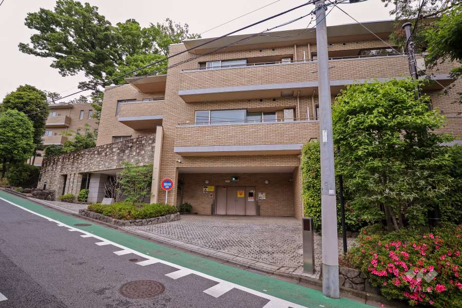 東急ドエルプレステージ瀬田サウステラスの外観（南西側から）