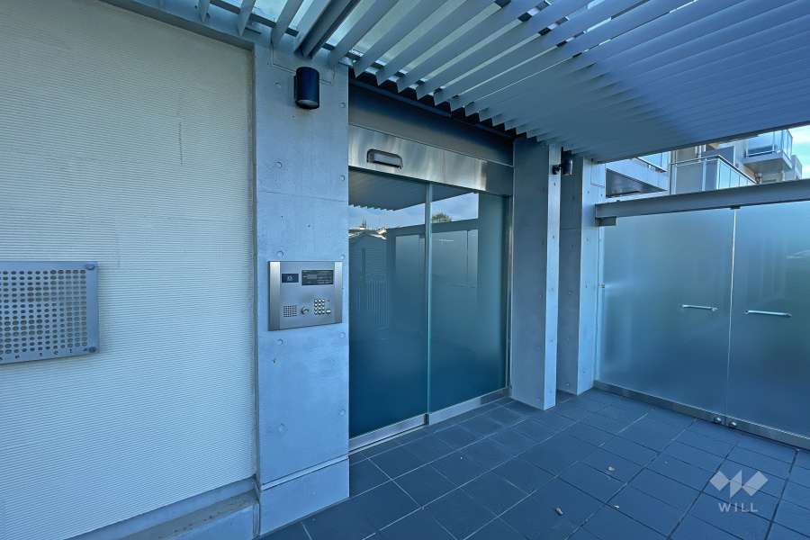 エントランスはオートロック付きです。