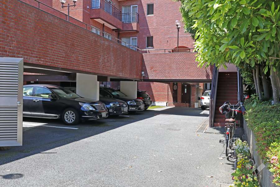 敷地内駐車場（屋内平面式）