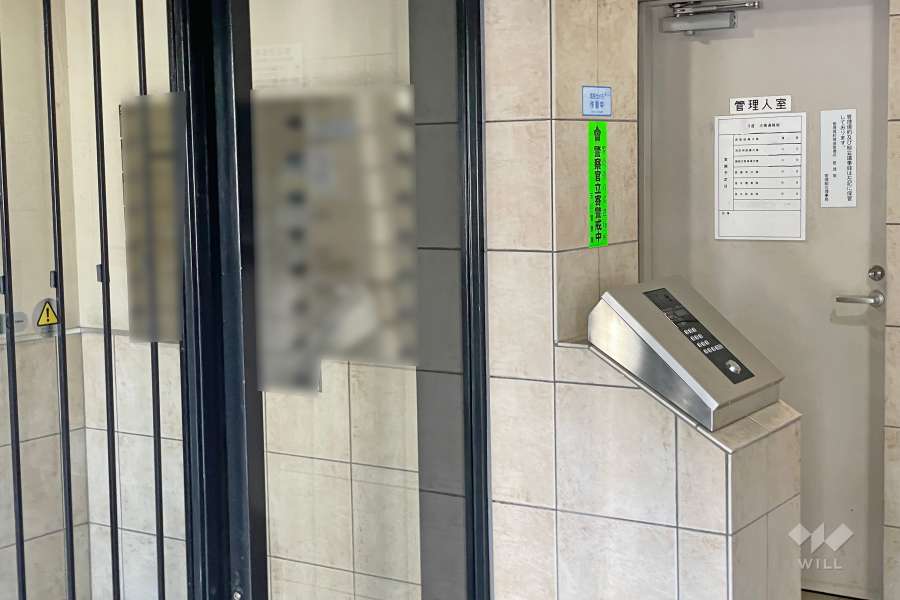 エントランスはオートロック付きです。