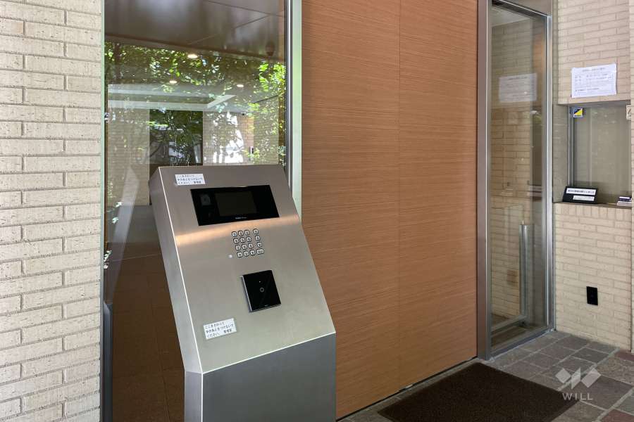 エントランスはオートロック付きです