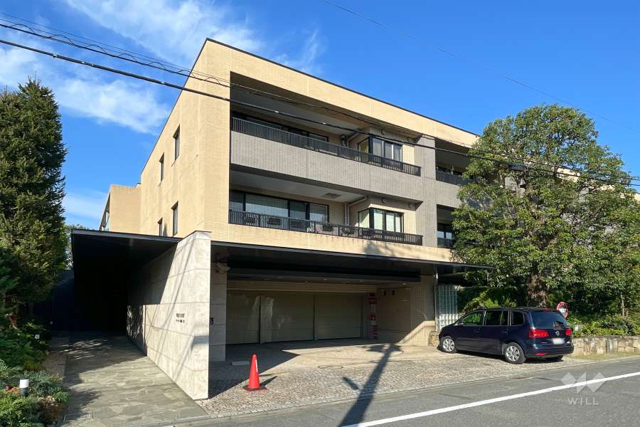 駐車場の出入り口