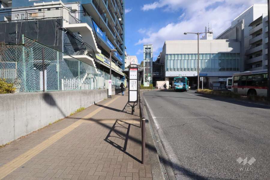 敷地南側の前面道路