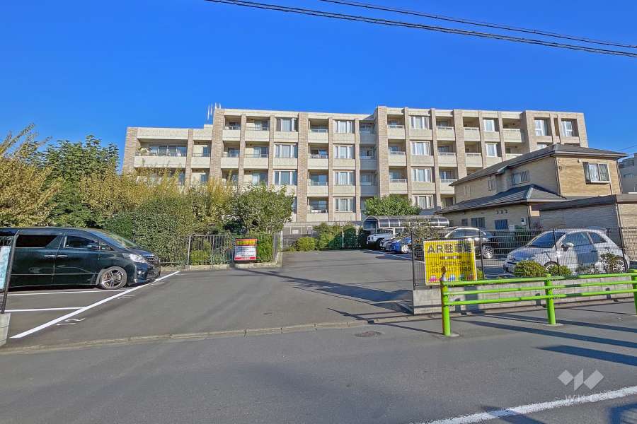 クレヴィア成城の外観（西側から）