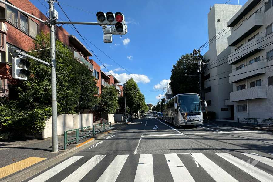 敷地南側の前面道路