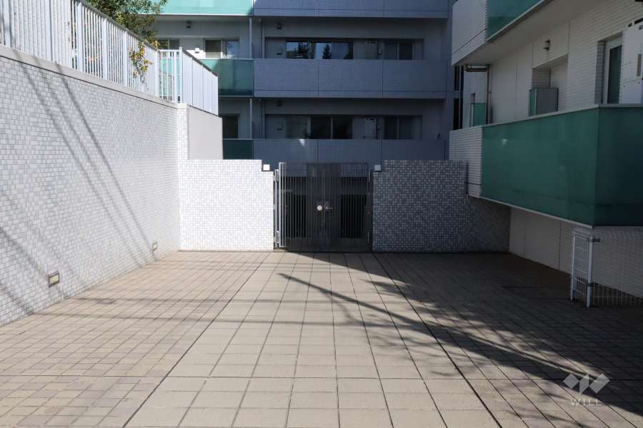 サブエントランス