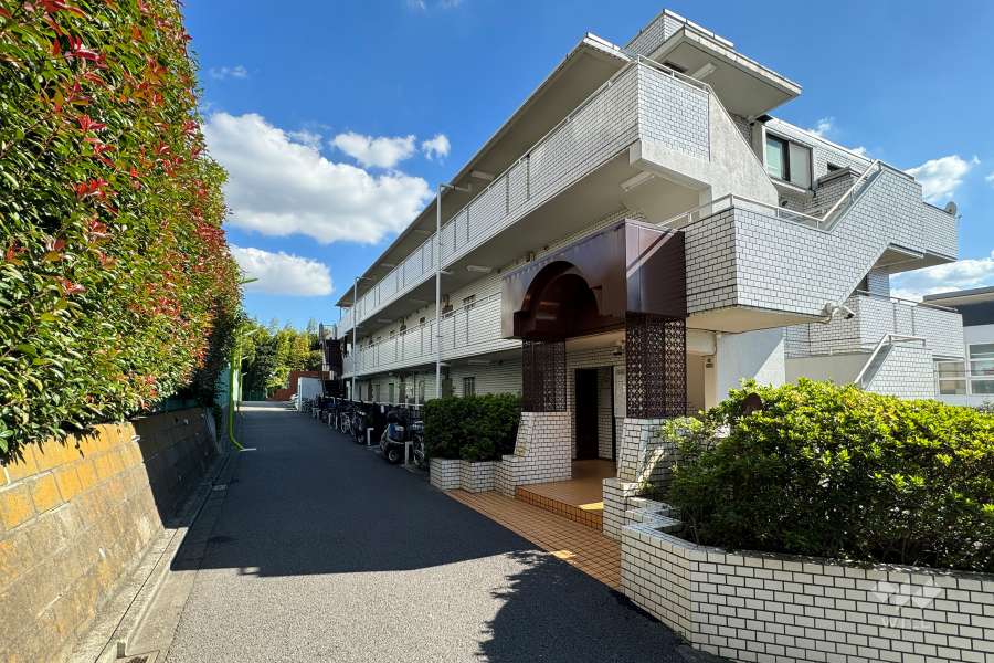 キャッスルマンション成城学園の外観（北側から）