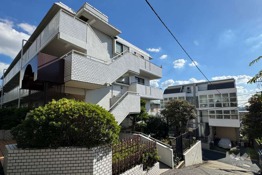 キャッスルマンション成城学園の外観（北西側から）