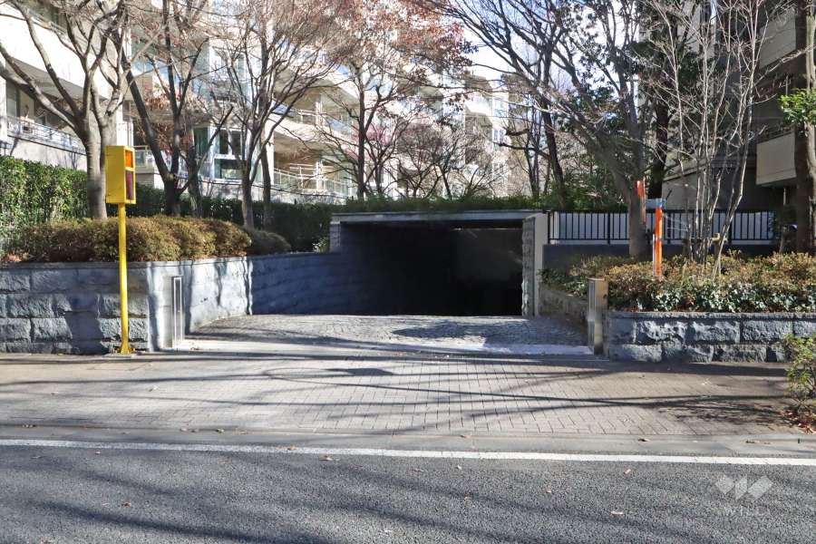 駐車場の出入り口