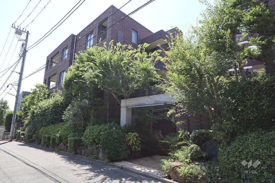 東急ドエルプレステージ成城の外観(東側から)