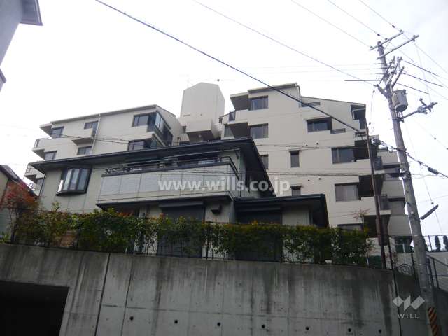 エクセランス苦楽園の外観（東側から）