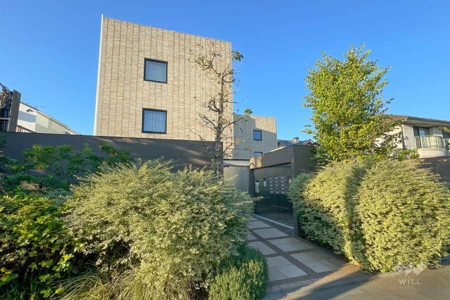 デュフレベース成城の外観（南側から）