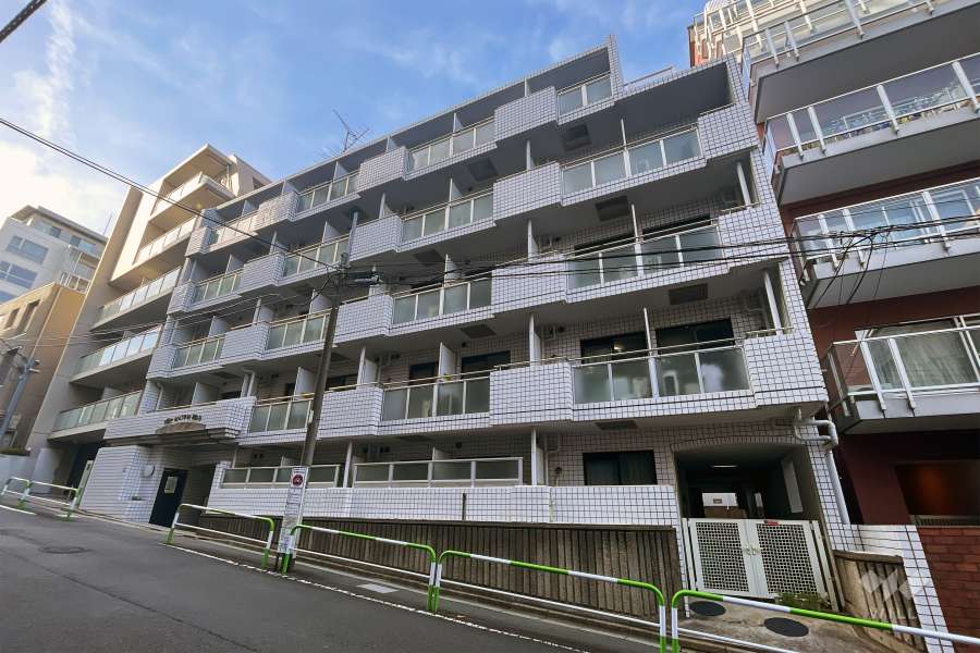 トップ成城学園第２の外観（南東側から）