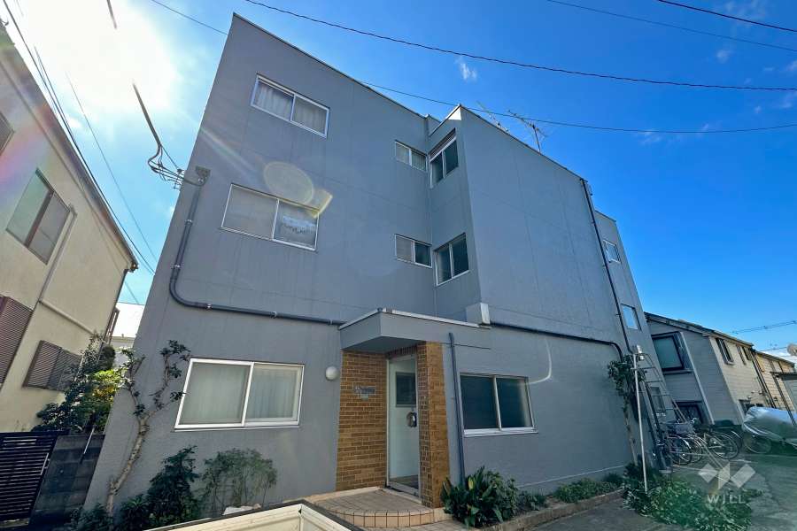 赤堤明穂マンションの外観（北東側から）