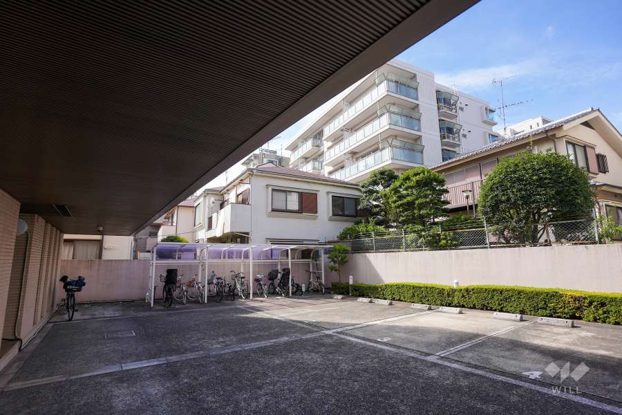 敷地内駐車場（屋外平面式）・駐輪場