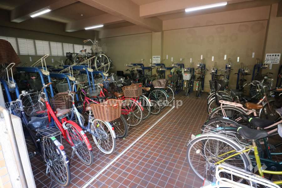 駐車場出入口（ゲート付き）