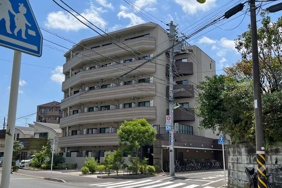 グランドコンシェルジュ赤堤の外観(北東側から)