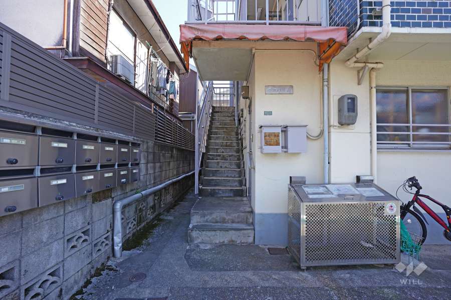敷地の入り口