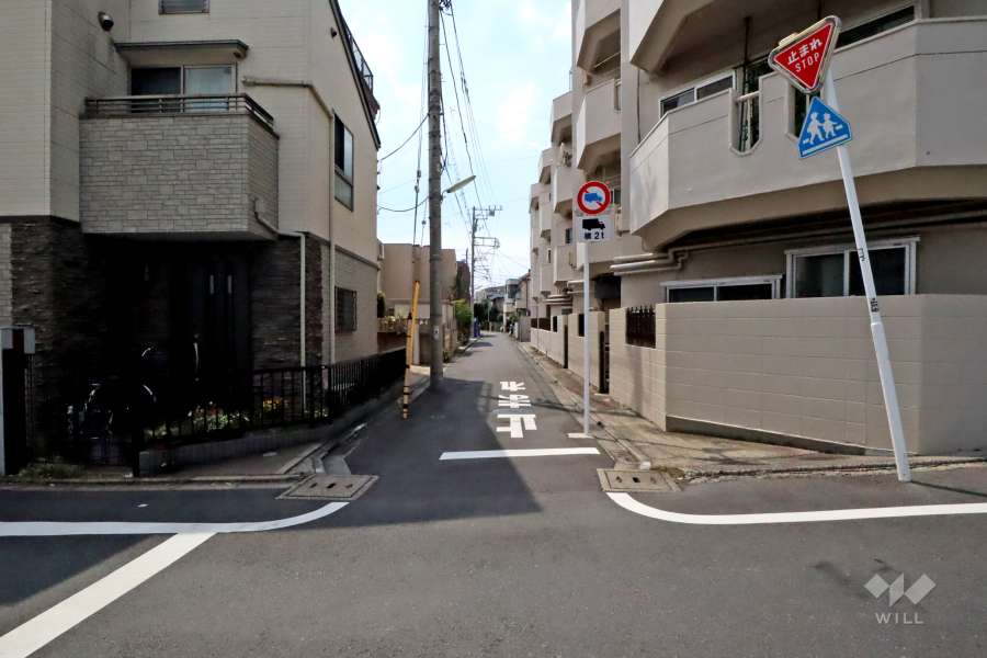 敷地南西側の前面道路