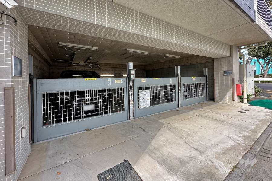 敷地内駐車場（屋内機械式）