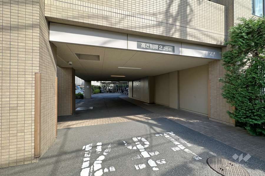 駐車場の出入り口