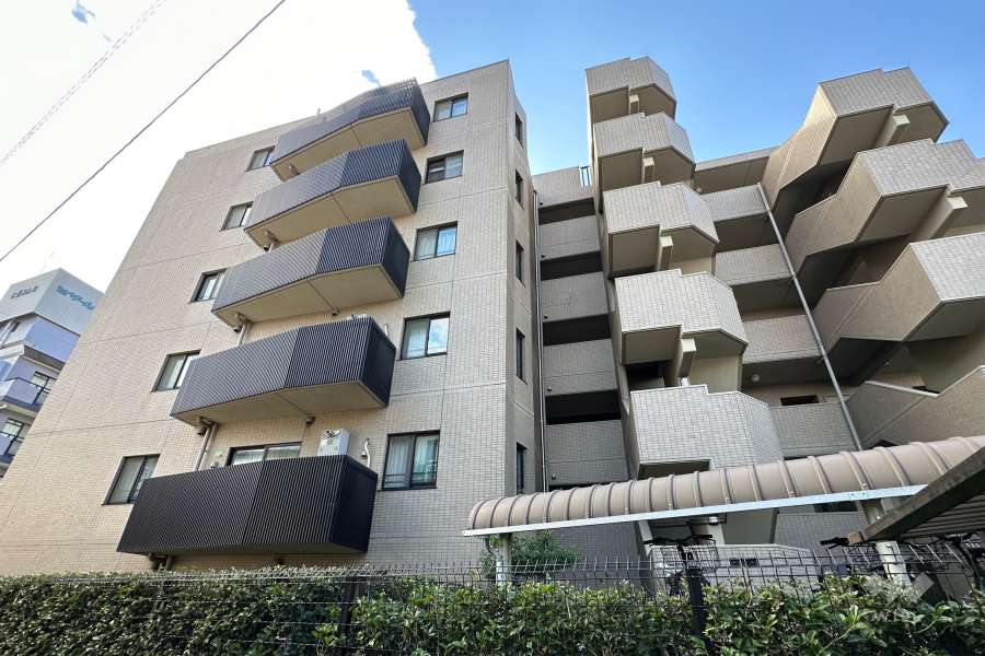 クリオ千歳船橋の外観(東側から)
