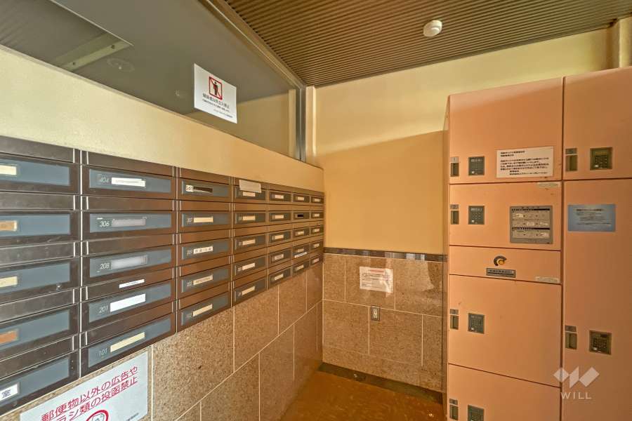 共用ポストと宅配ボックス　