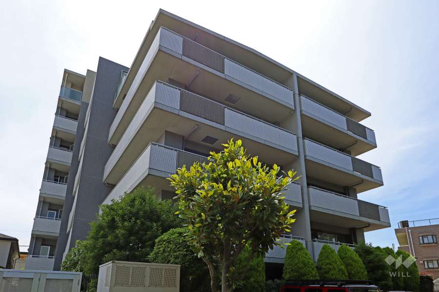 クレッセント千歳船橋インテイストの外観（北東側から）