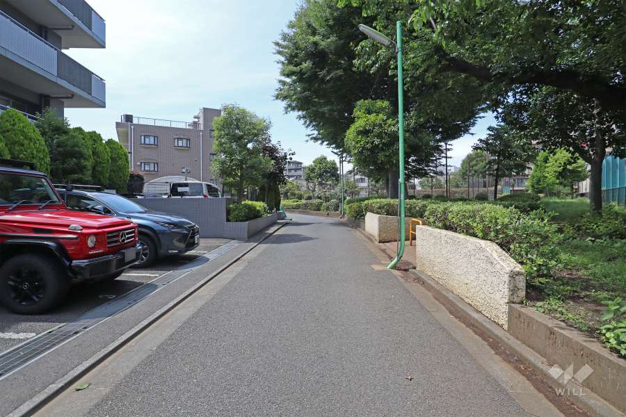 敷地北東側の前面道路