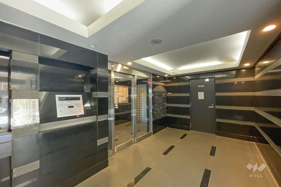 エントランスはオートロック付きです。