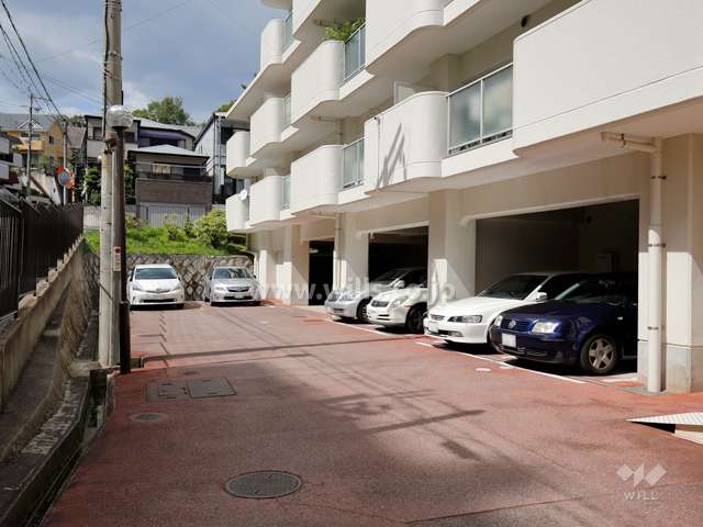 敷地内駐車場（屋内平面式と屋外平面式）