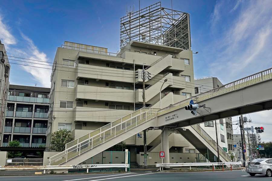 千歳船橋オリンピックマンションG-2の外観（西側から）