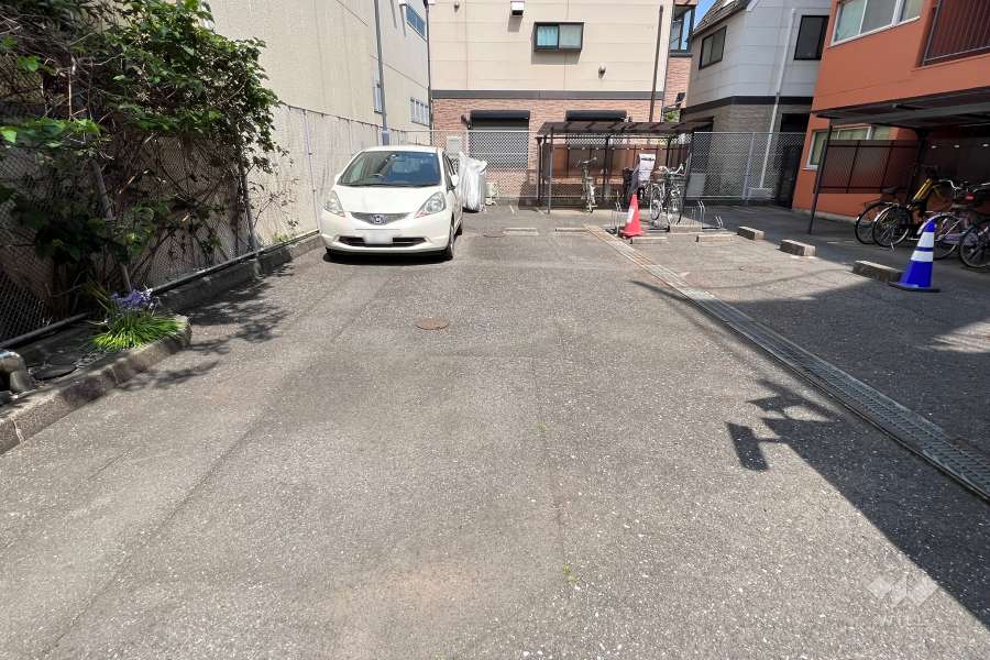 敷地内駐車場(屋外平面式)