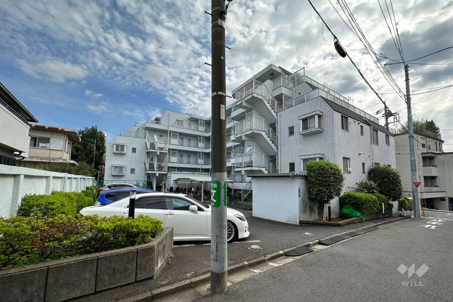 エスカイア千歳船橋の外観（北東側から）