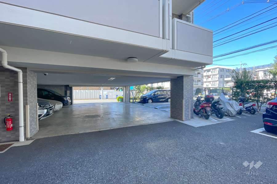 敷地内駐車場（屋外平面式・屋内平面式）