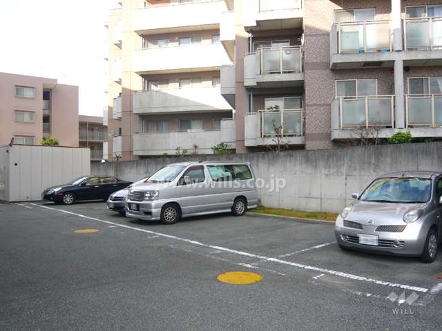 敷地内平面駐車場