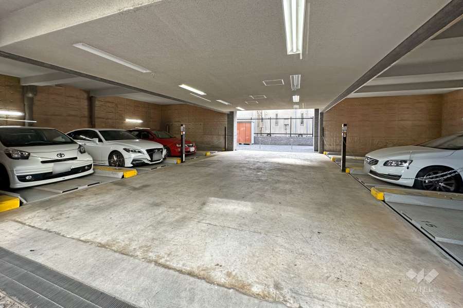 敷地内駐車場（屋内機械式）