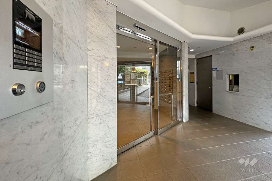 エントランスはオートロック.付きです。