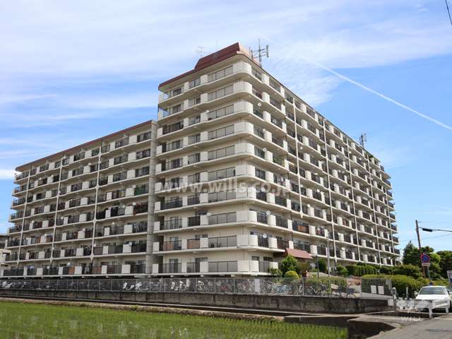 コンドミニアム甲東園の外観（南西側から）
