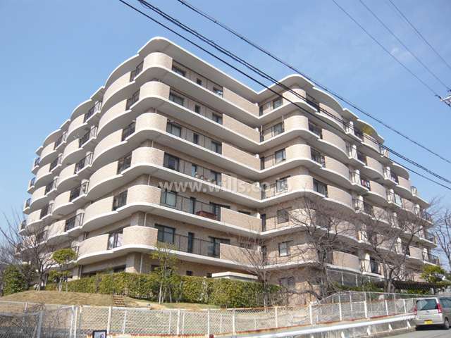 グランフェルティ甲東園の外観（南東側から）