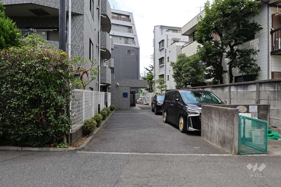 駐車場の出入り口・敷地内駐車場（屋外平面式）