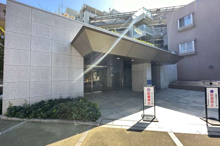 北側の敷地入り口