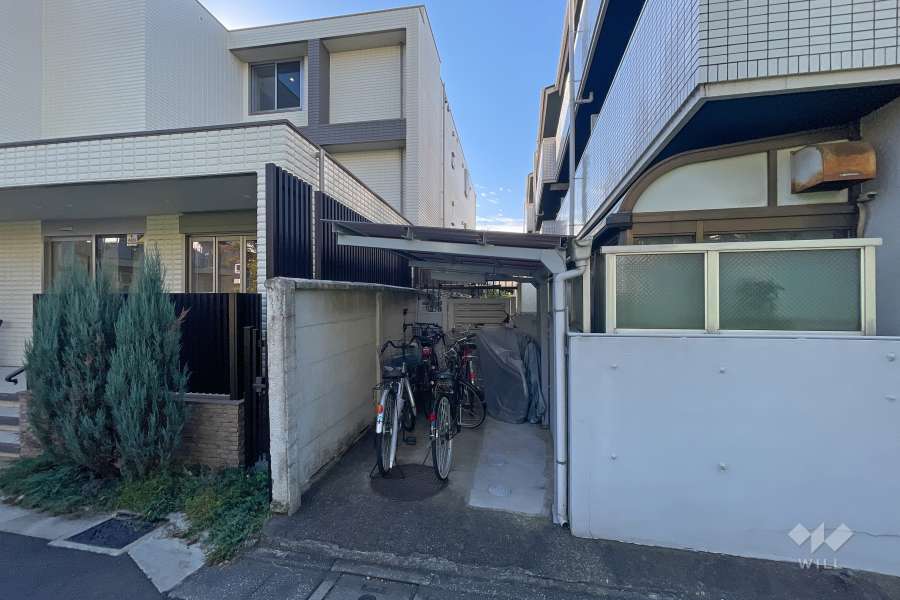 駐輪場（屋根付き）