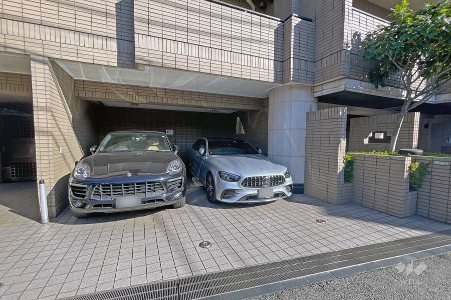 敷地内駐車場（屋内平面式）