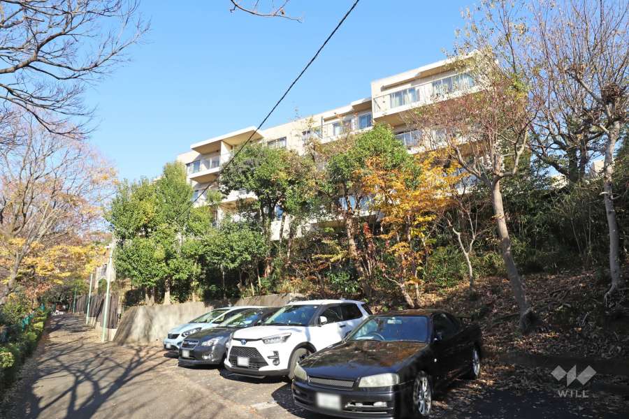 プラウド成城の外観(南西側から)