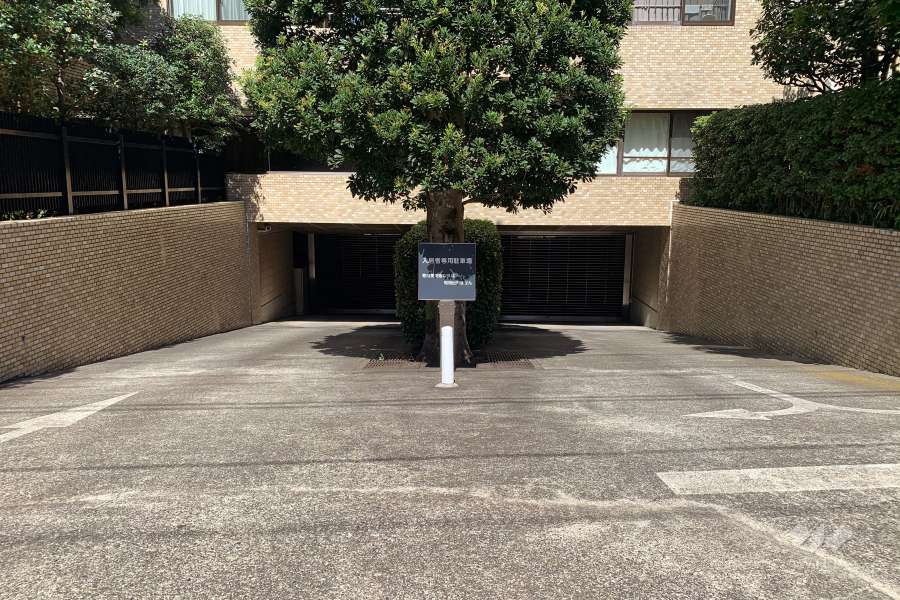 駐車場の出入り口