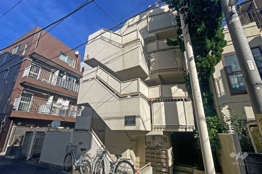 アサヒコート成城東の外観（南西側から）