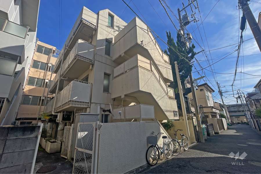 アサヒコート成城東の外観（西側から）