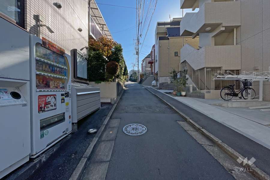 敷地南東側の前面道路