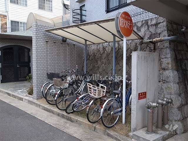 エントランス横の駐輪場